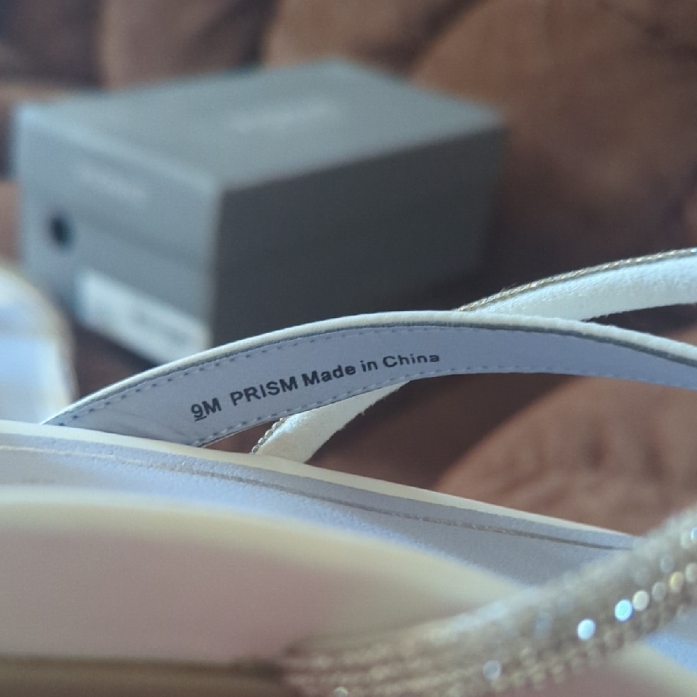 Vionic Silver Strappy Sandals Size 9 - image 5